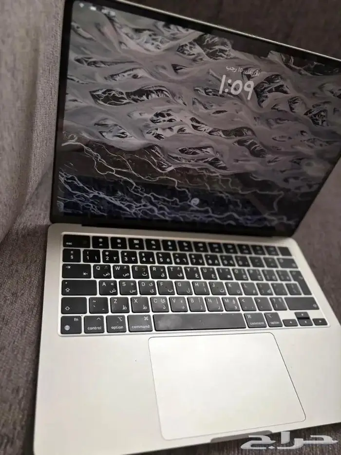 ماك بوك اير m3 0