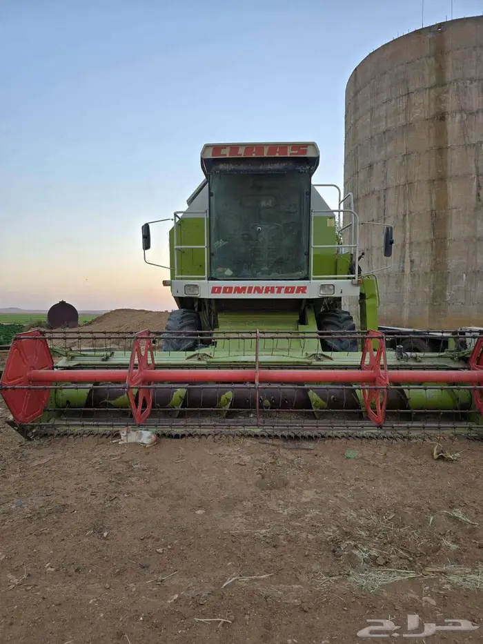 للبيع حصادة CLAAS DOMINATOR بحالة ممتازة 0