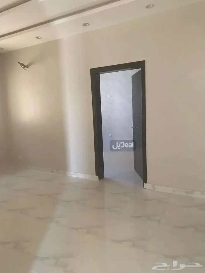 للايجار فيلا في حي الهضبة 1
