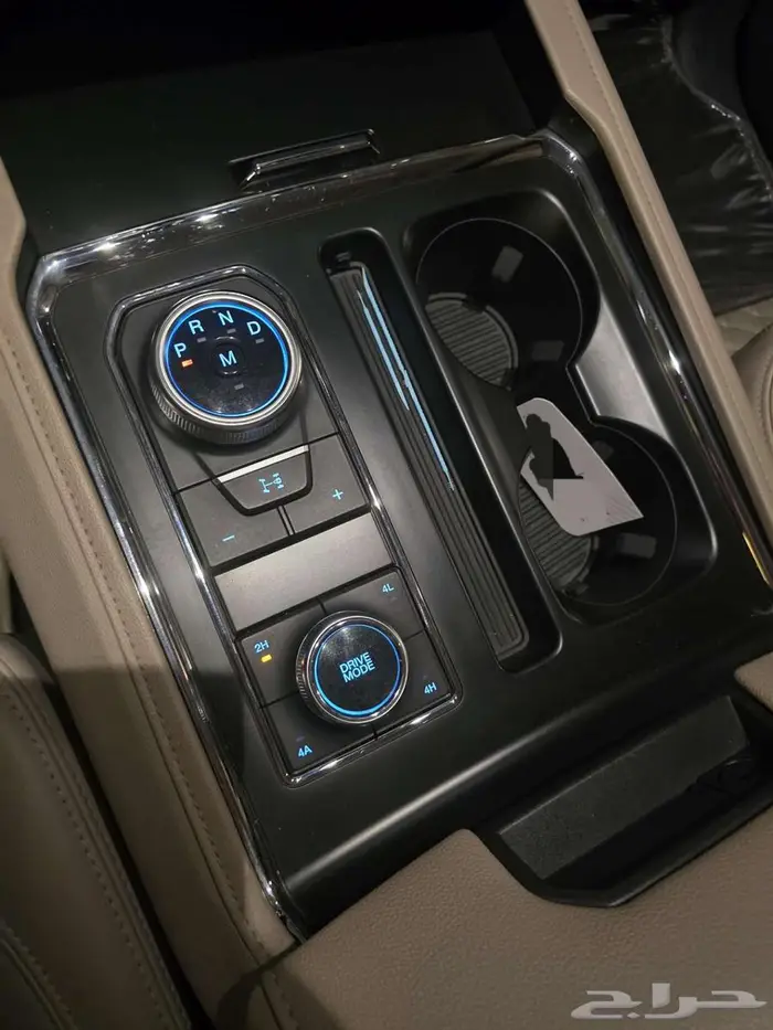 Ford Expedition XLT 4x4   فورد إكسبيديشن XLT 2022 دفع رباعي 3