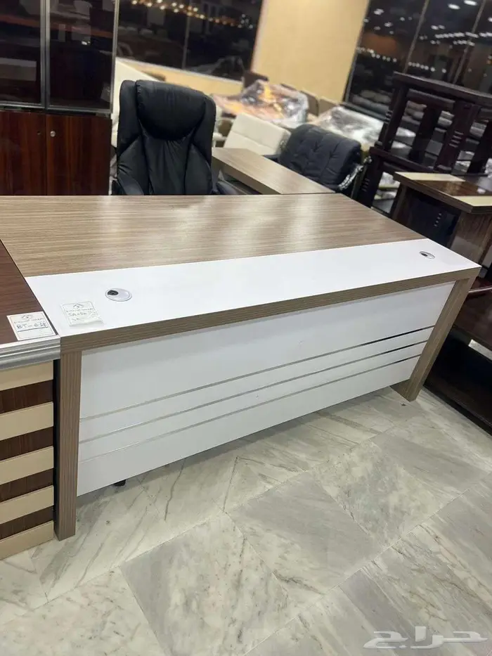 عروض محدودة على طاولات مكتب 1.8 سم   الكمية محدودة 1