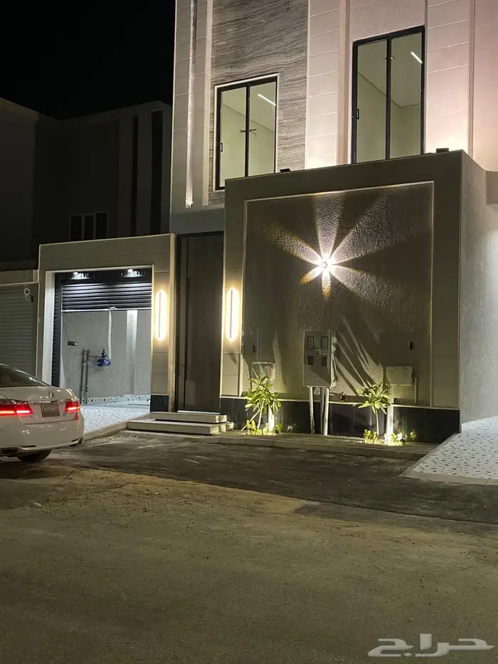 للبيع شقق ارضيه ب 600 الف وشقق دبلكسيه 12