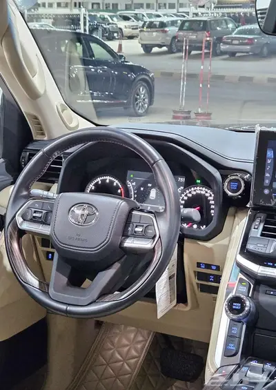 تويوتا لاندكروزر VXR..2023((تم البيع )) 42
