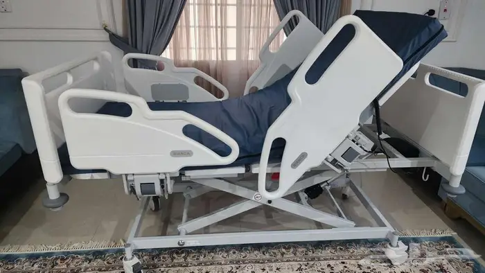 سرير طبي كهربائي 1