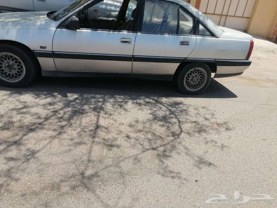 اوبل اوميقا 1993 1