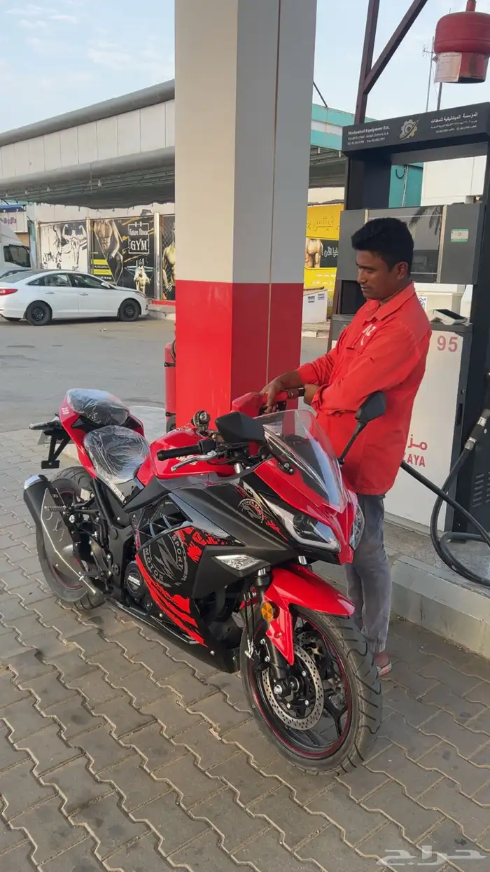 دراجة نارية 250CC موديل 2025 لون احمر 1