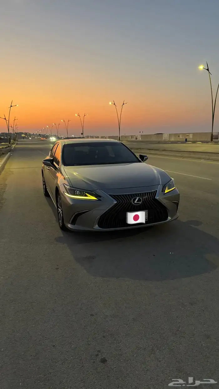 لكزس ES300h 2020 للبيع 3