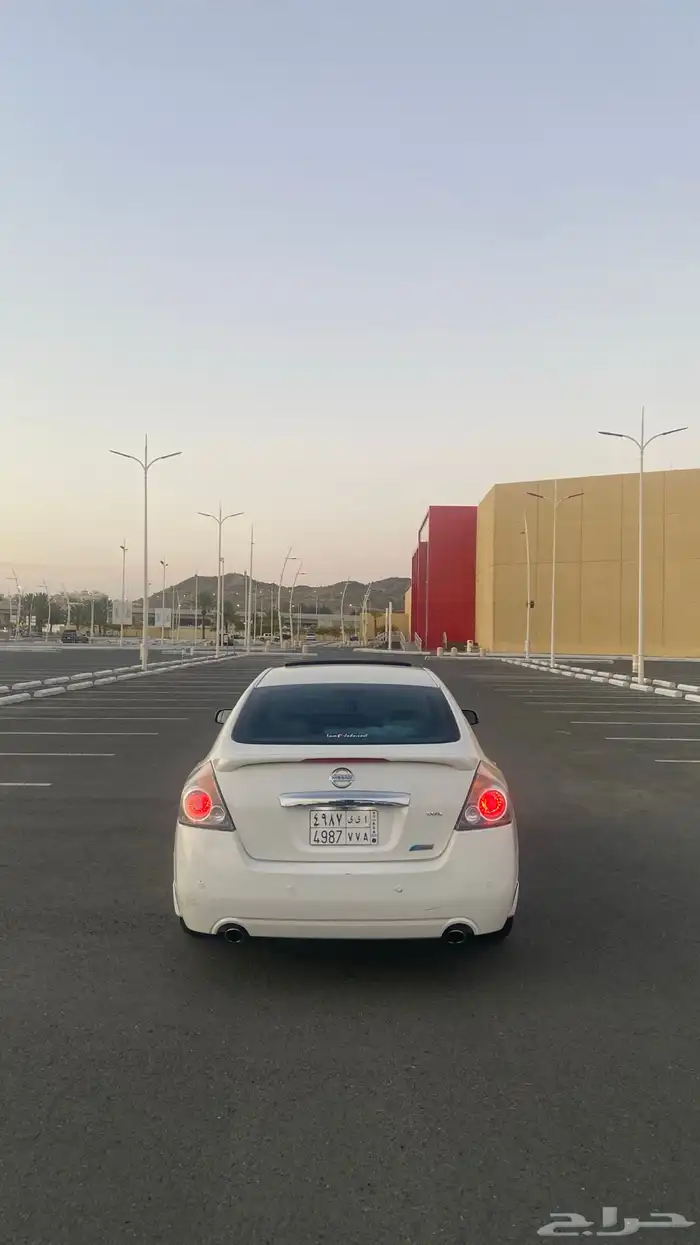نيسان التيما 2010 4