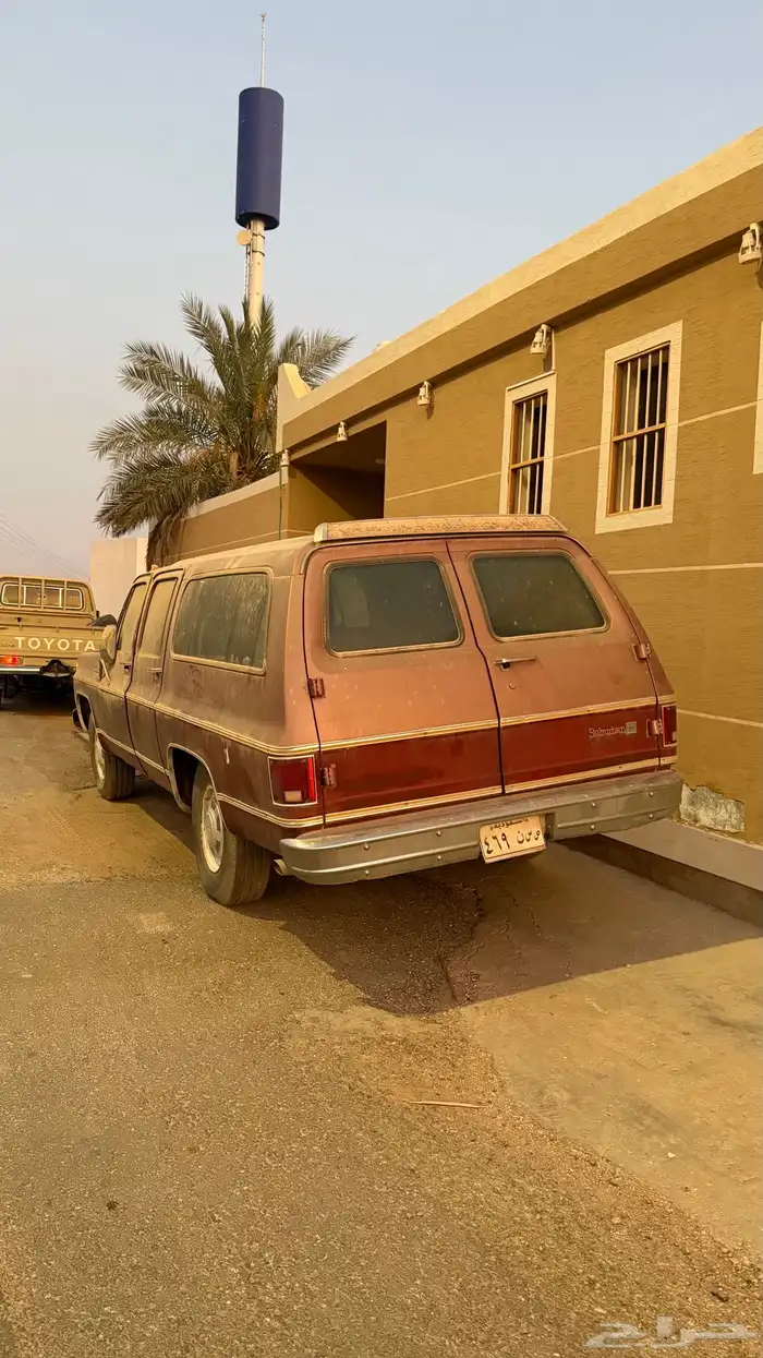 صالون GMC 1977 مخزن 1