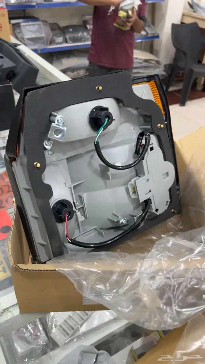 اكسسوارات لوريل 240L و200L موديل81-84 10
