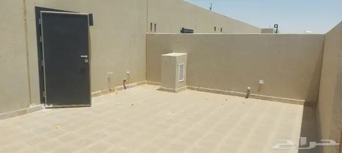 ايجار 55 الف فله حي المطار رقم الفله 1800 9