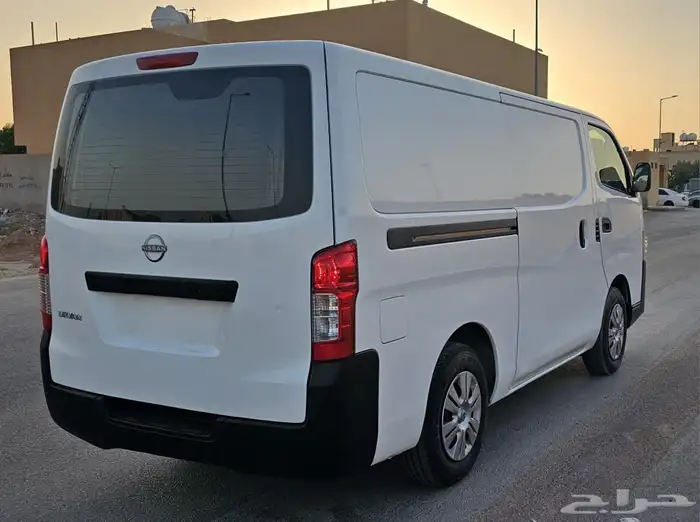 باص نيسان اورفان بضاعه 2023 ديزل 4