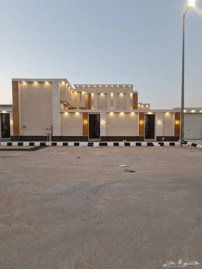 للبيع دور وشقة حي اليرموك حفرالباطن 0