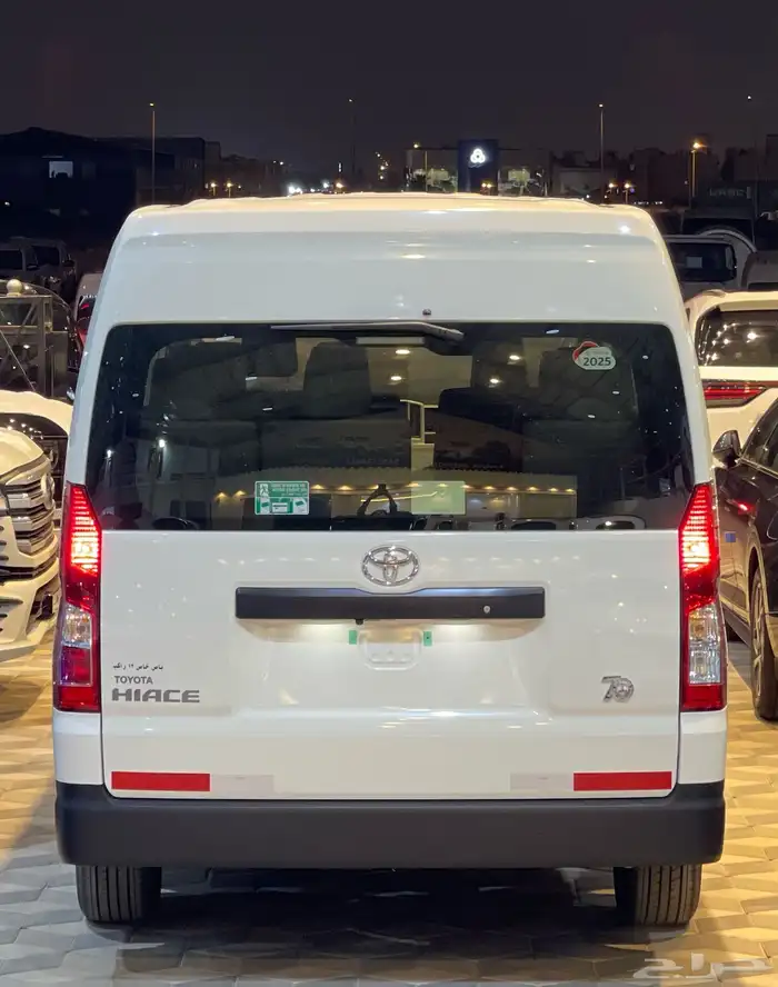 باص هايس 13 راكب 10