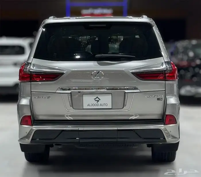 جيب لكرس LX570 موديل 2019 فل كامل مستعمل . 3