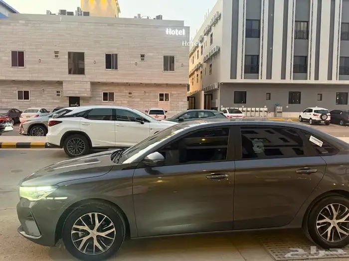 جيلي امجراند 2024 لون رمادي 1