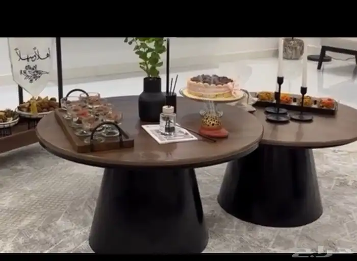 طاولات. المنزل. السعودي. 1