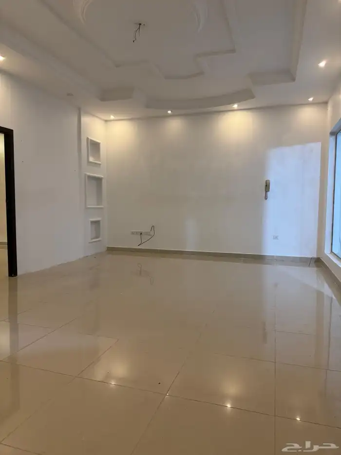 شقه للايجار 3 غرف مكيفات راكبة مطبخ راكب حي الياقوت 3