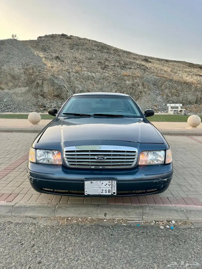 فورد كراون فكتوريا بوليسي 2010 0