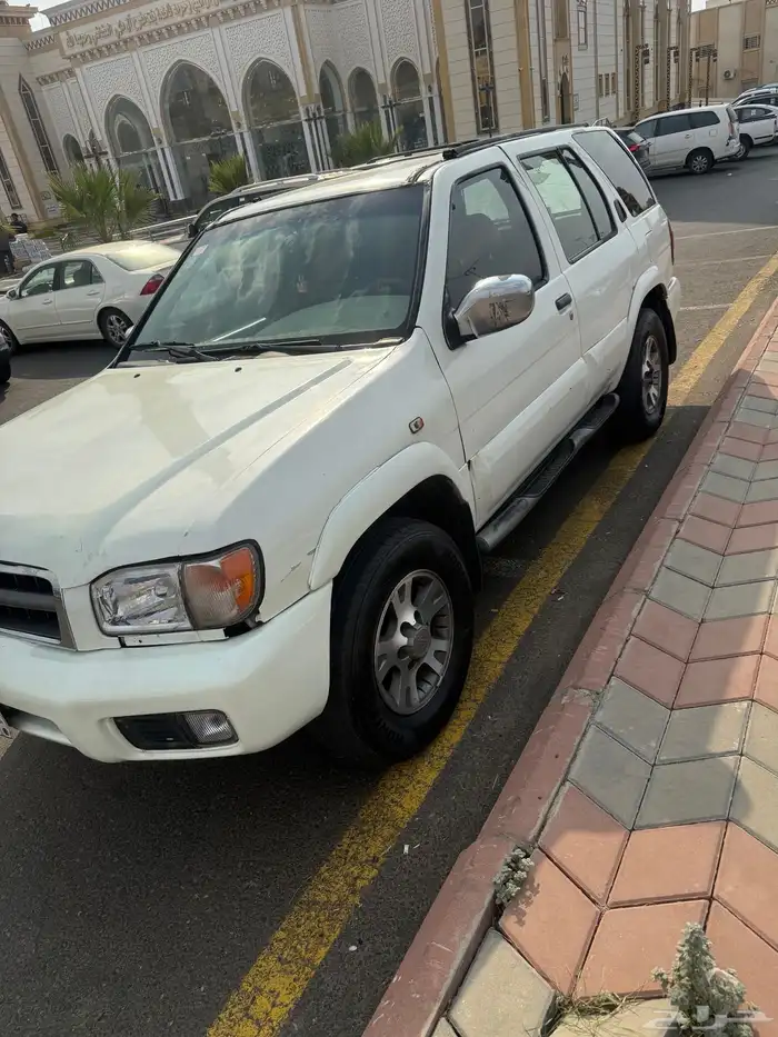 بات فندر. نيسان 1