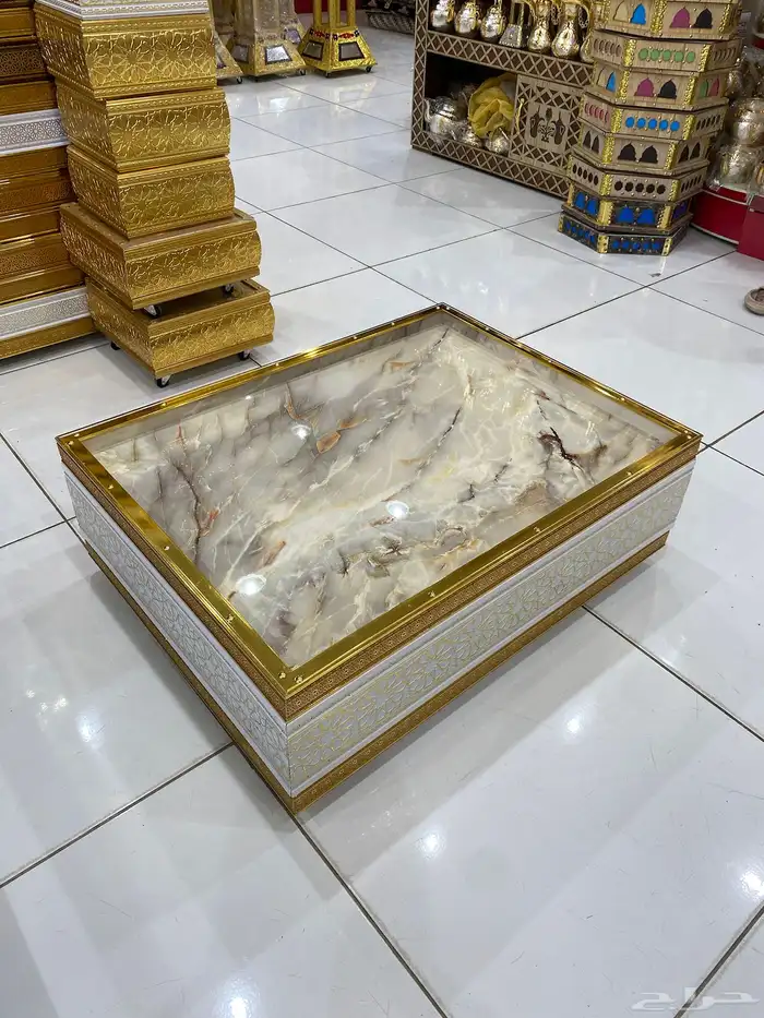 طاولة خدمة معها الصغار 1