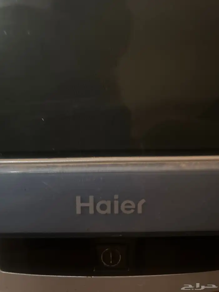 تلفزيون اثري شغال مع طاولته 1