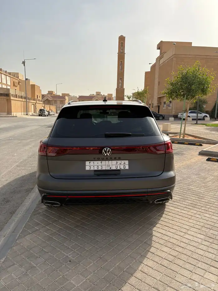 فولكس واجن طوارق r line black edition 2024 3