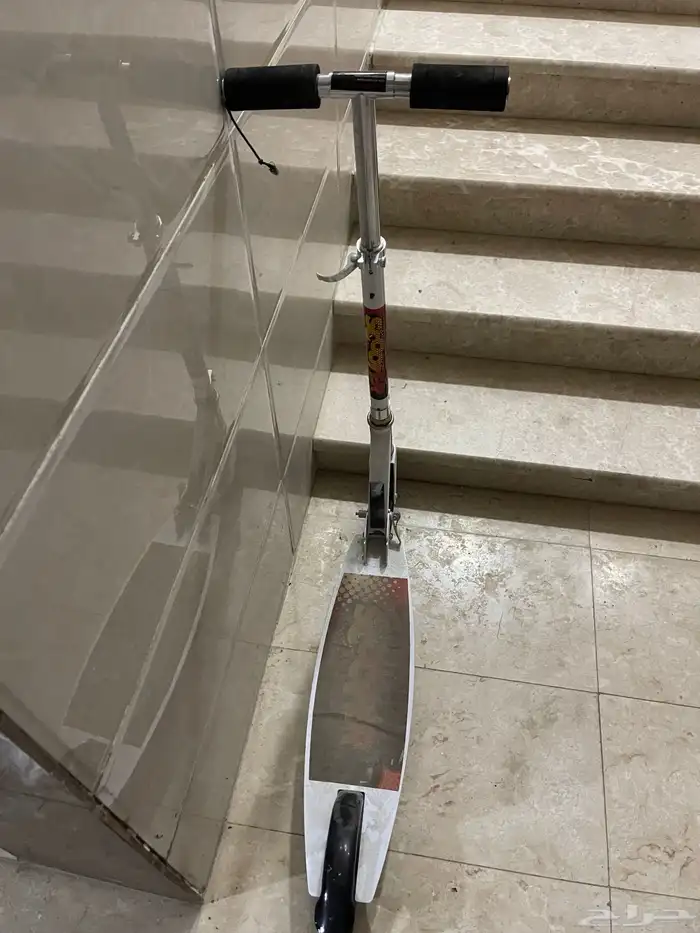 سكوتر للبيع استخدام بسيط جدا داخل المنزل 1