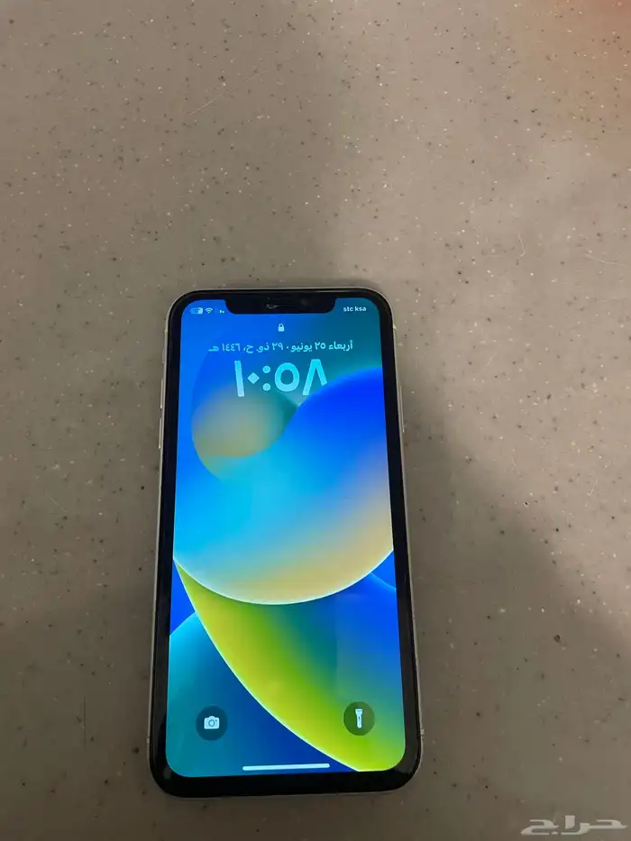 جولات اثنين iPhone واحد موترلا 16