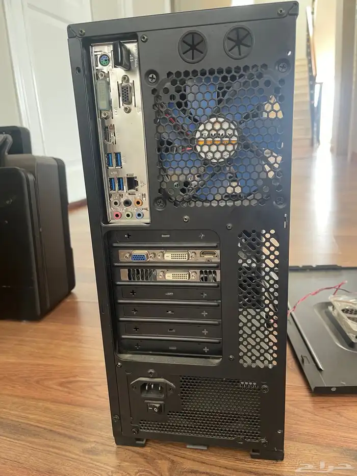 مع شاشة Gaming PC - كمبيوتر العاب 0