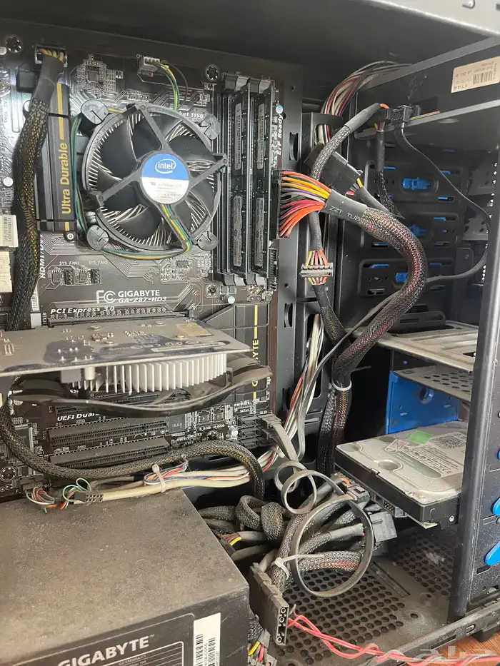 مع شاشة Gaming PC - كمبيوتر العاب 1