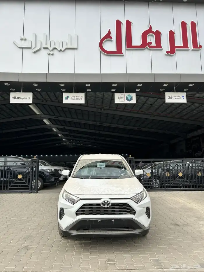تويوتا   راف فور LE استاندر دبل بنزين 100600شامل الضريبة 0