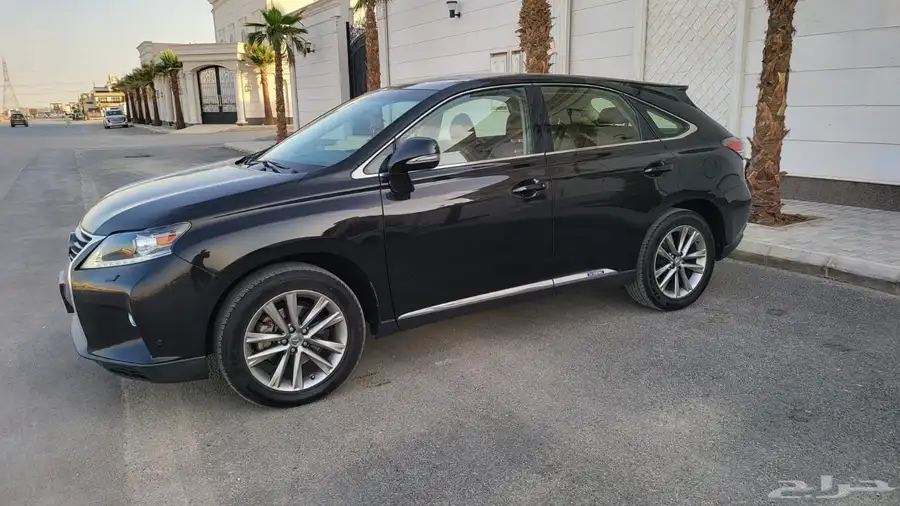 2015RX 450 H مخزن 1