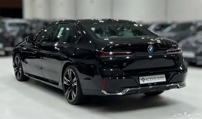 بي ام دبليو 735i M kit موديل 2026 فل كامل جديد . 4