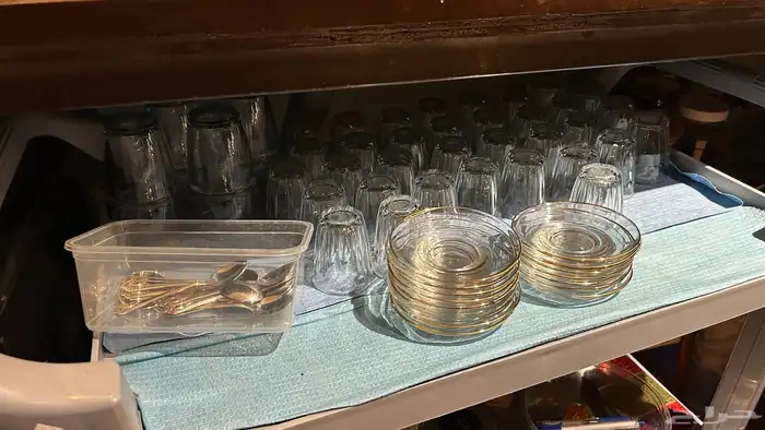 معدات محل مكتمل للتقبيل 7