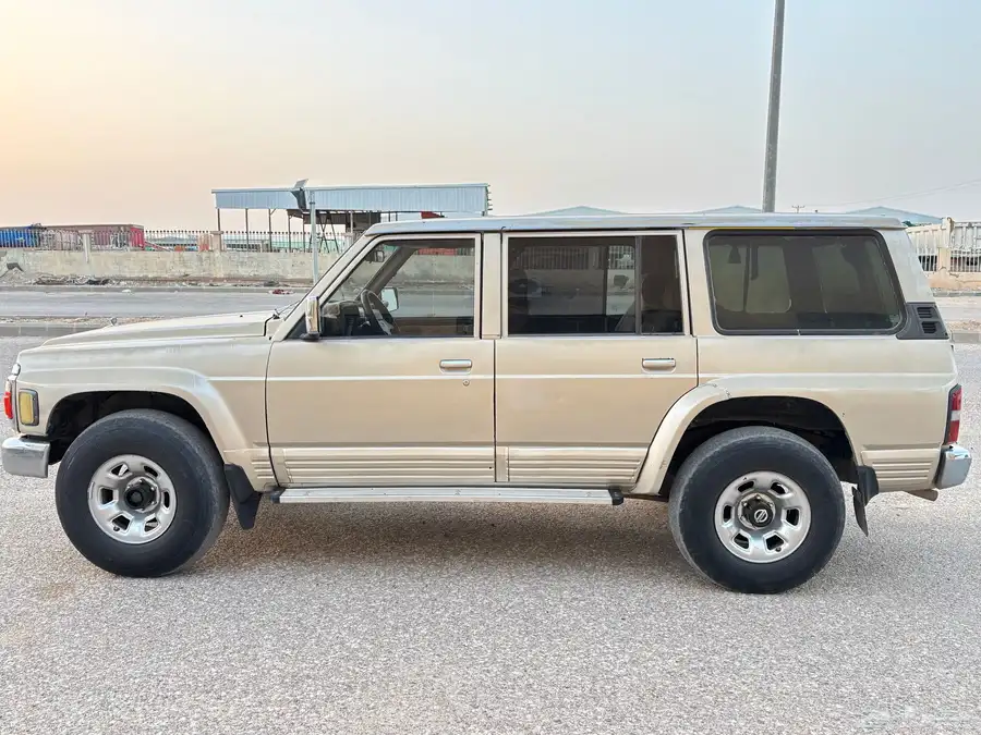 جيب نيسان سفاري موديل1993 1