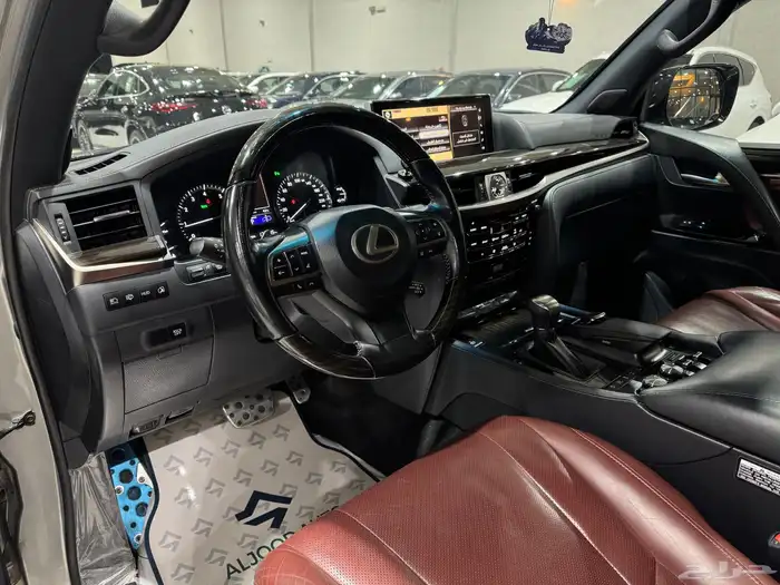 جيب لكرس LX570 موديل 2019 فل كامل مستعمل . 8