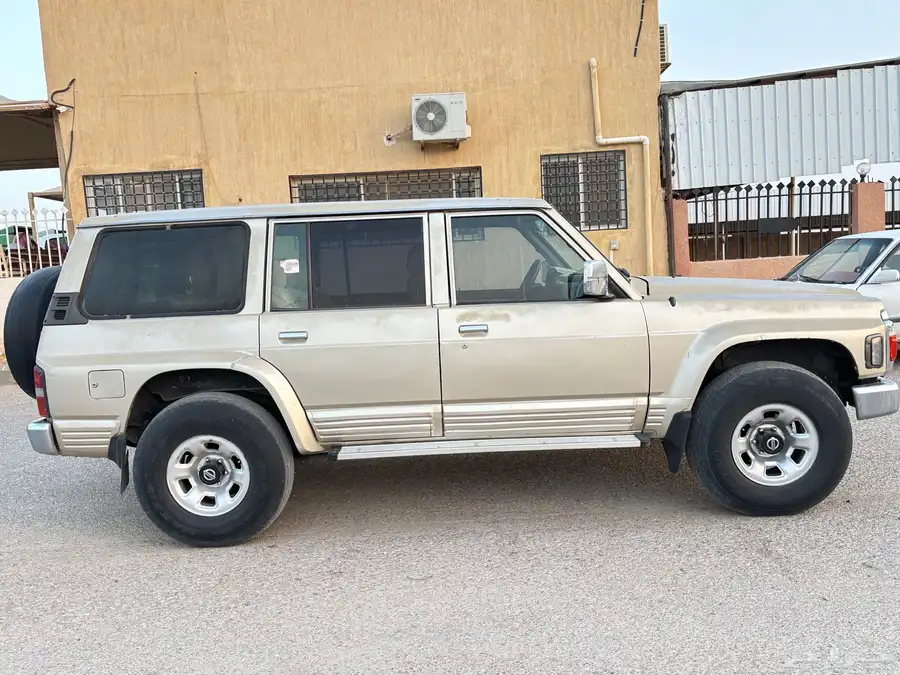 جيب نيسان سفاري موديل1993 5
