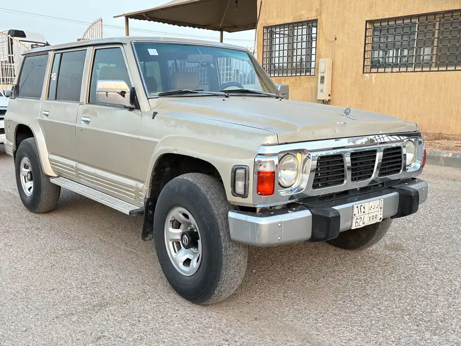 جيب نيسان سفاري موديل1993 3