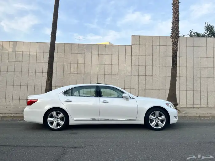 لكزس مخزن 460 L سعودي (تم البيع) 29
