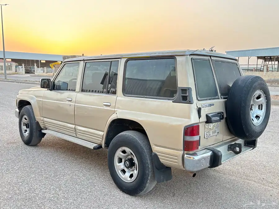 جيب نيسان سفاري موديل1993 0