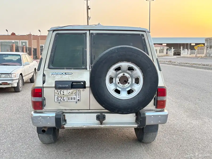 جيب نيسان سفاري موديل1993 6