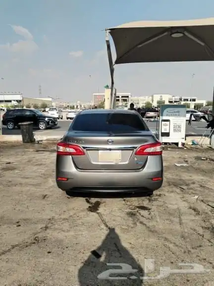 نيسان 8