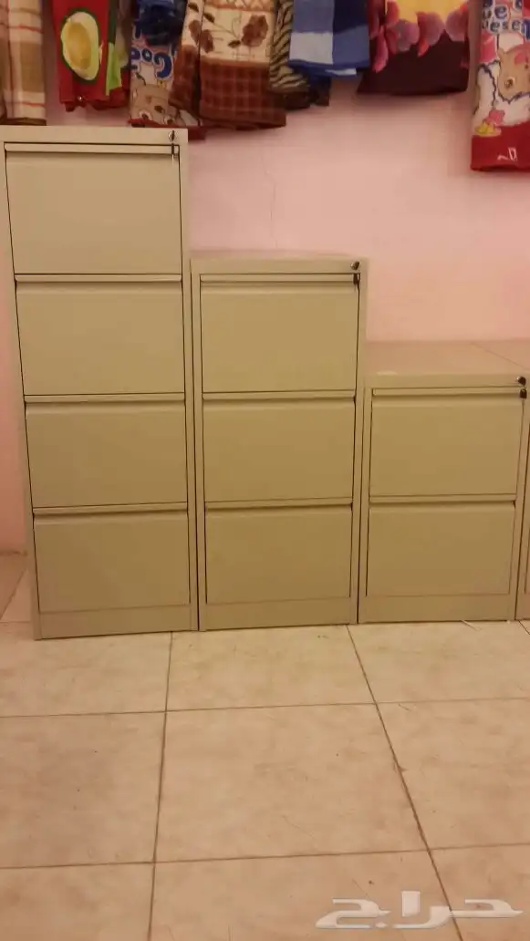 مكتب رئيسي   طقم طاولة   كراسي جلد و ثابت   دواليب و كنب 13