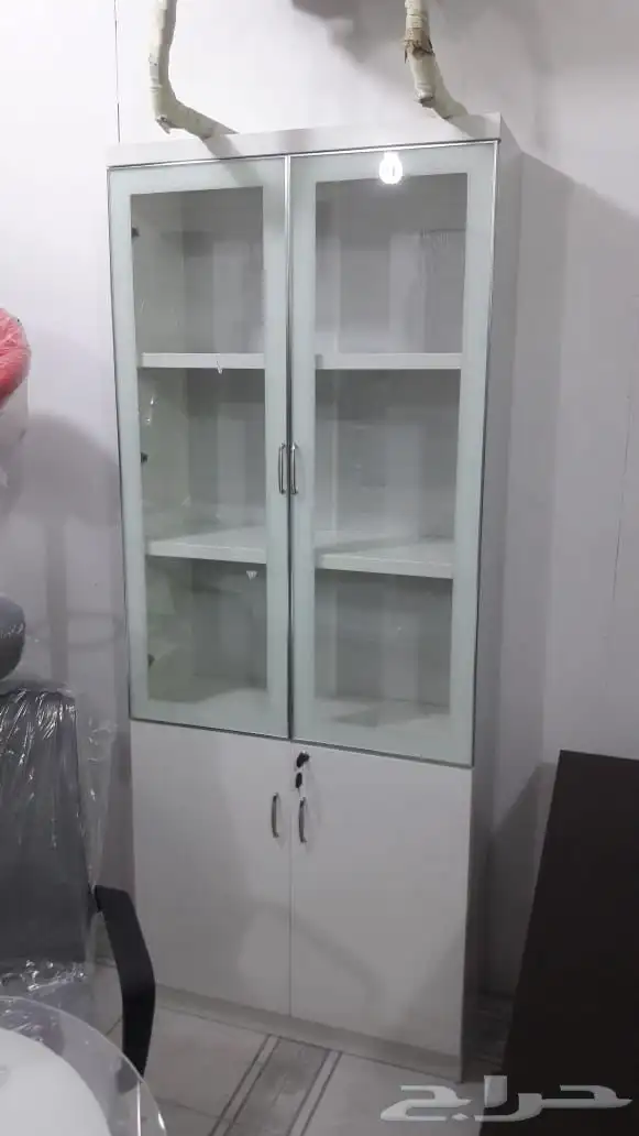 مكتب رئيسي   طقم طاولة   كراسي جلد و ثابت   دواليب و كنب 37