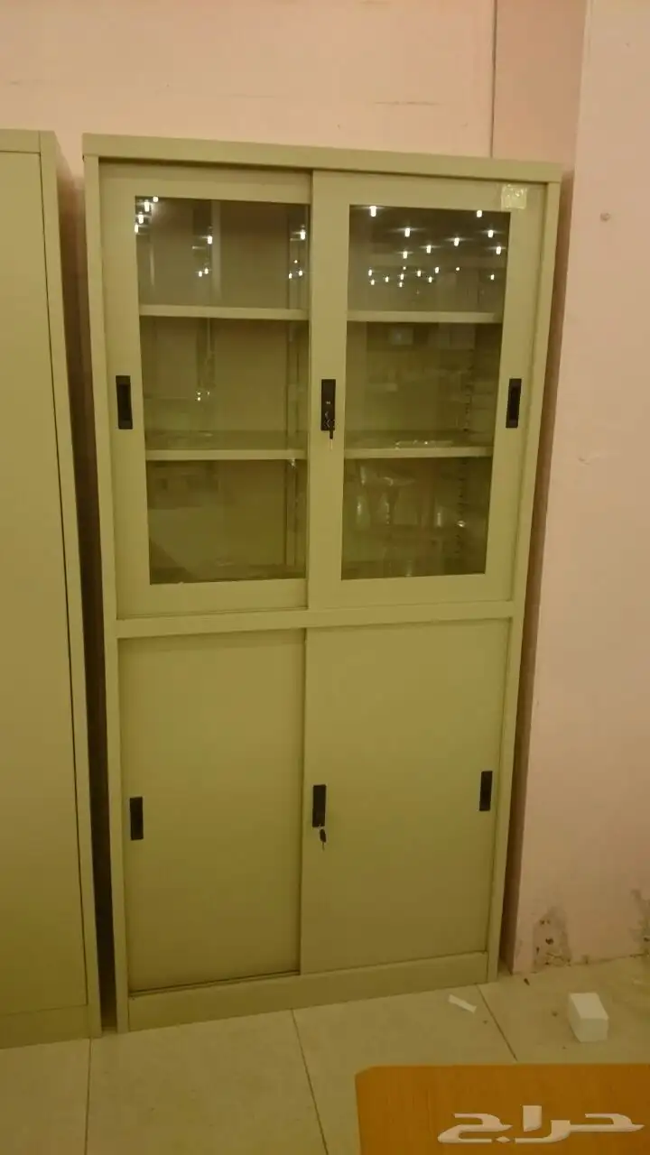 مكتب رئيسي   طقم طاولة   كراسي جلد و ثابت   دواليب و كنب 11