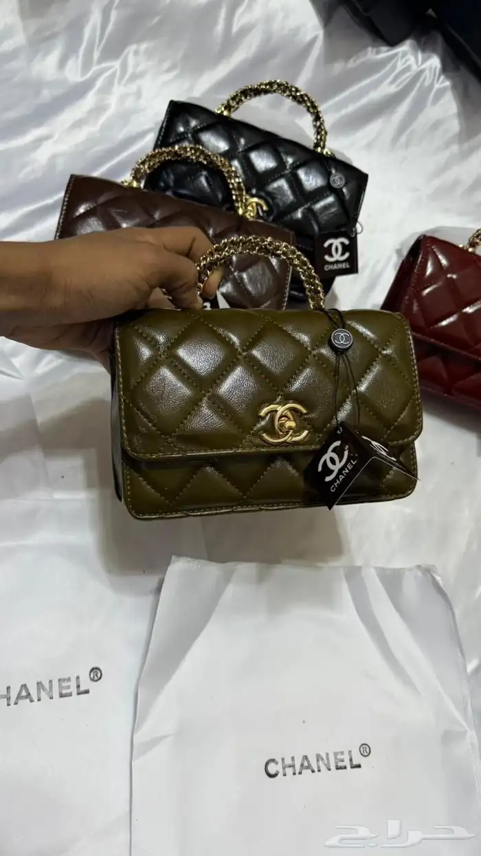 أجمل القطع من الشنط الهاى كواليتي والتوصيل لجميع المناطق 19