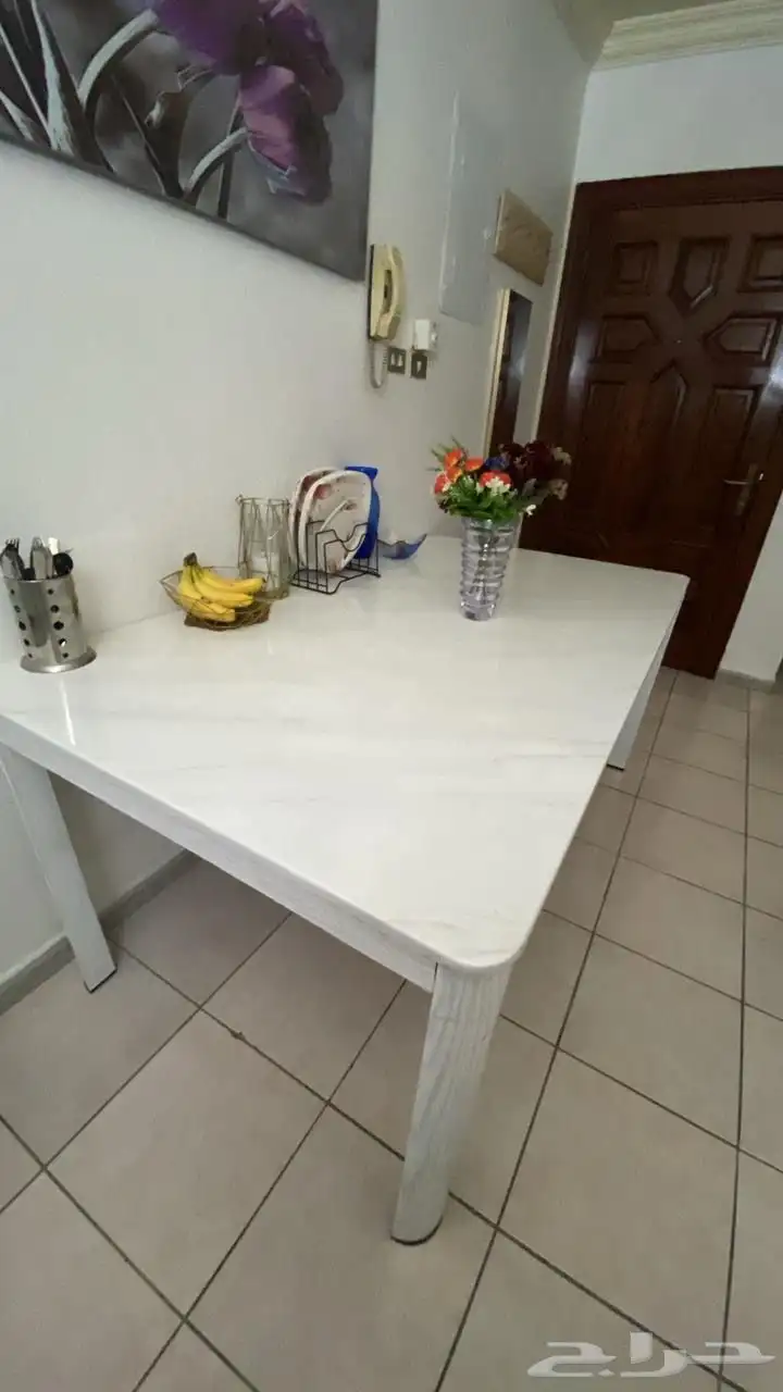 DINING TABLE FOR SALE 1