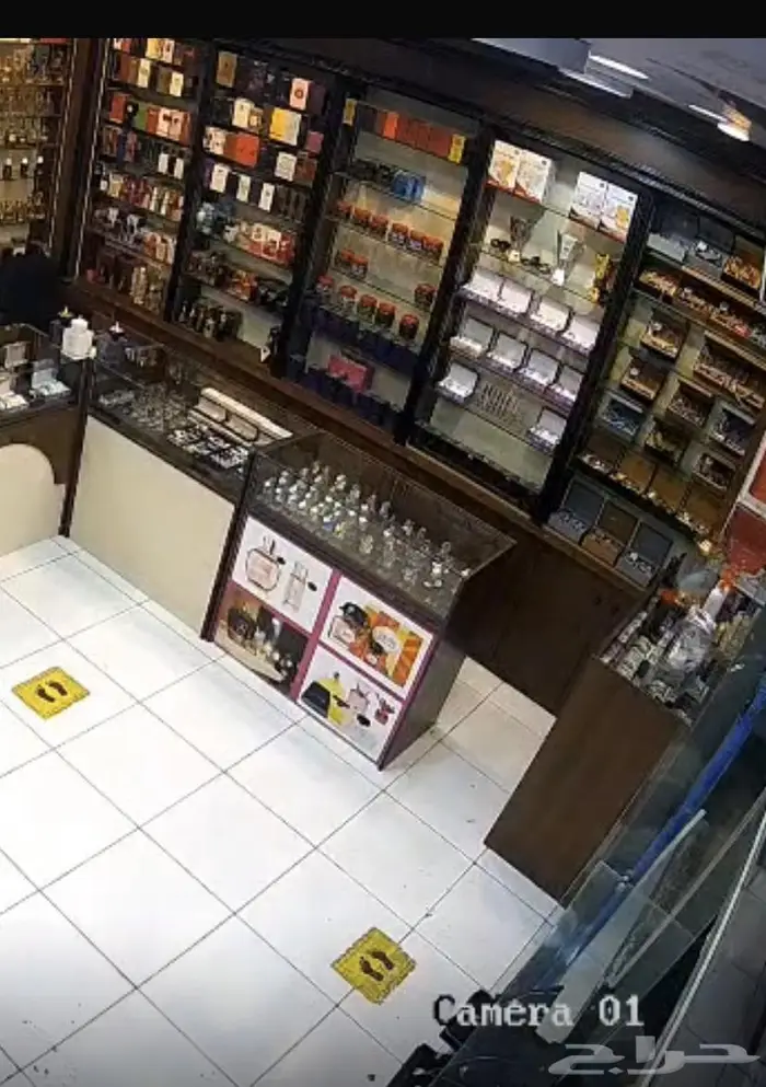 ديكور محل رفوف 2