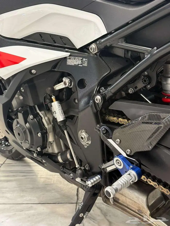 ريس بي ام دبليو S1000rr M package 5